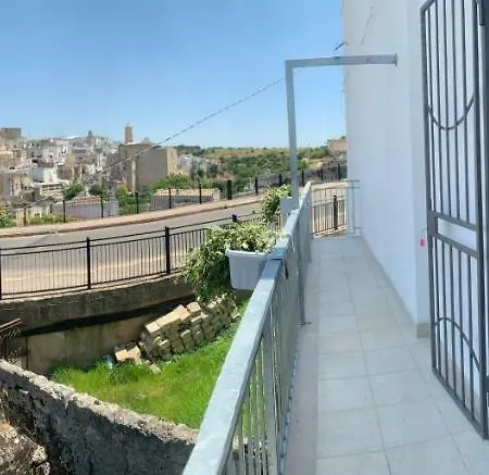 Il Belvedere, Laterza